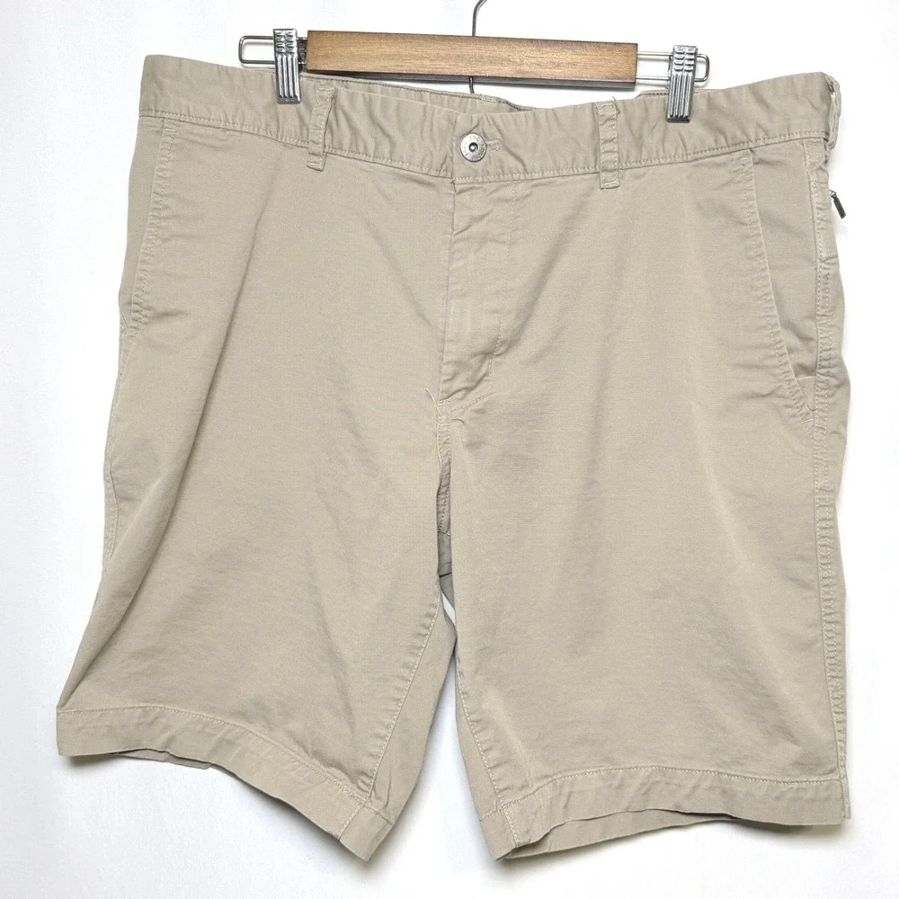 The North Face Mens Khaki Chino Shorts Size 40 Tan Hiking Casual Stretch Cotton
